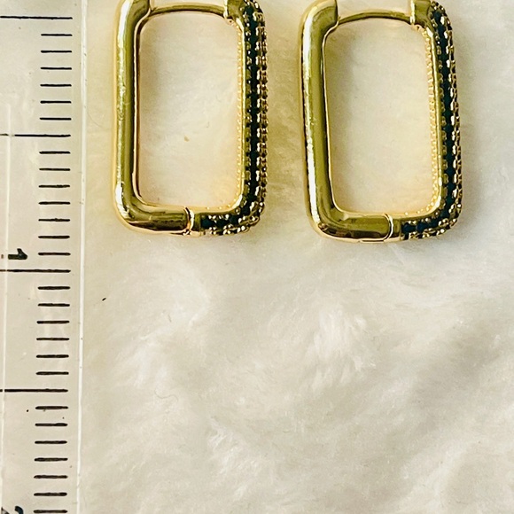 Black and Gold Rectangle Hoops - Picture 5 of 5
